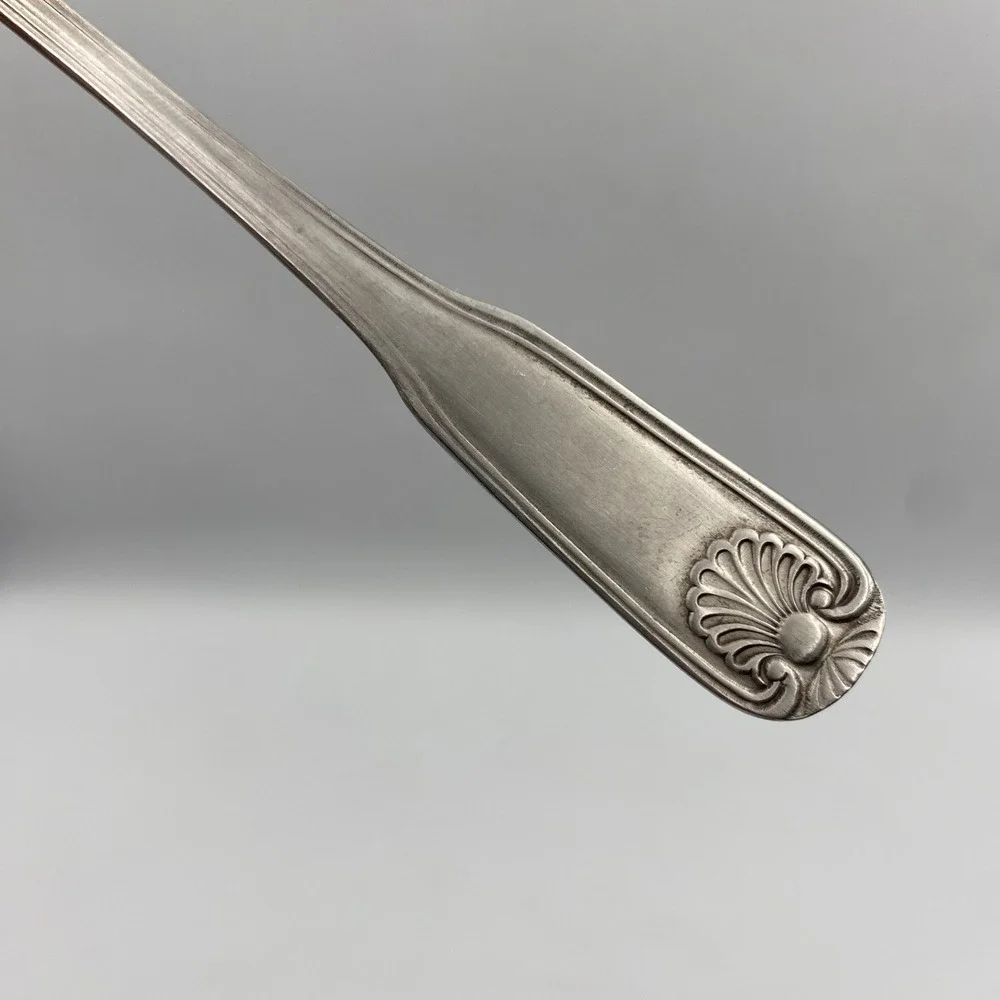 Rogers Antique Shell Stainless Flatware Sugar Spoon‎ and Master Butter Knife Set